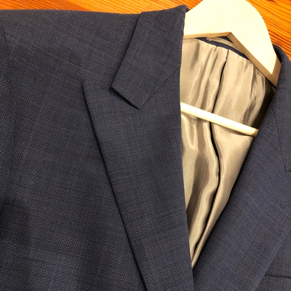 Navy blue sports coat. Size 40 Long.
